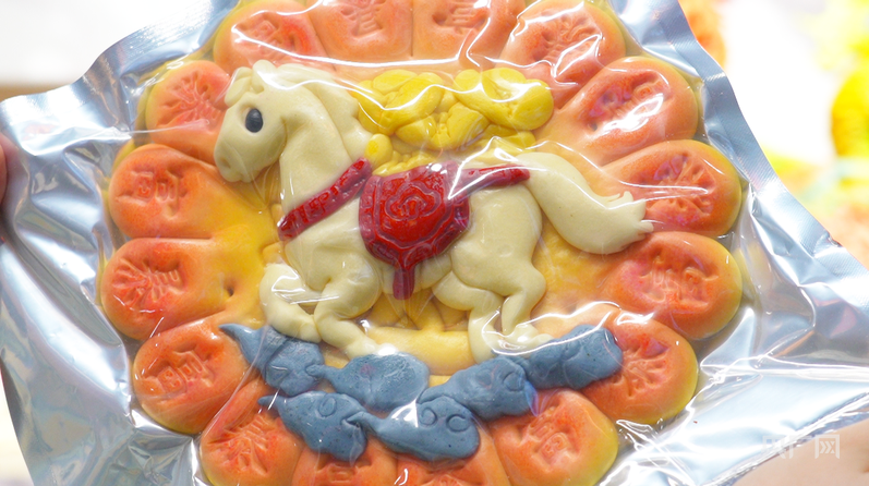 ｜巧手传承河套韵匠心点亮马年春CQ9电子中国网站新春走基层(图2)